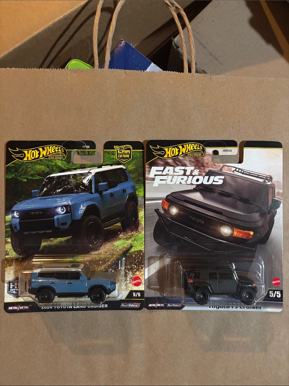 2 Hot Wheels TOYOTA LAND CRUISER Premium Cars Culture Off Road 5/5